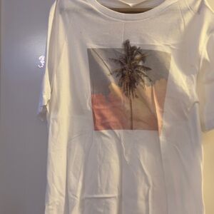 Old Navy White Graphic T-Shirt with Palm Tree Design